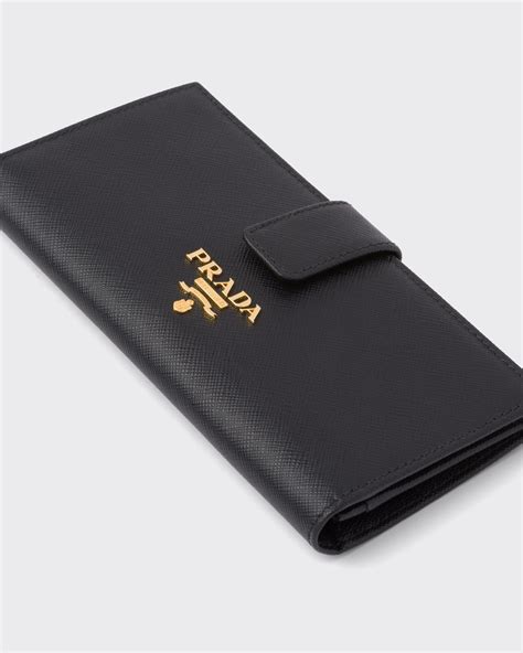 กระเป๋าสตางค์ Large Saffiano Leather Wallet ดำ 